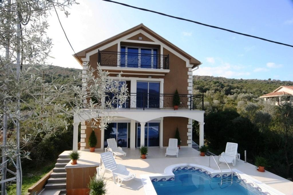 Villa Тиват Экстерьер фото